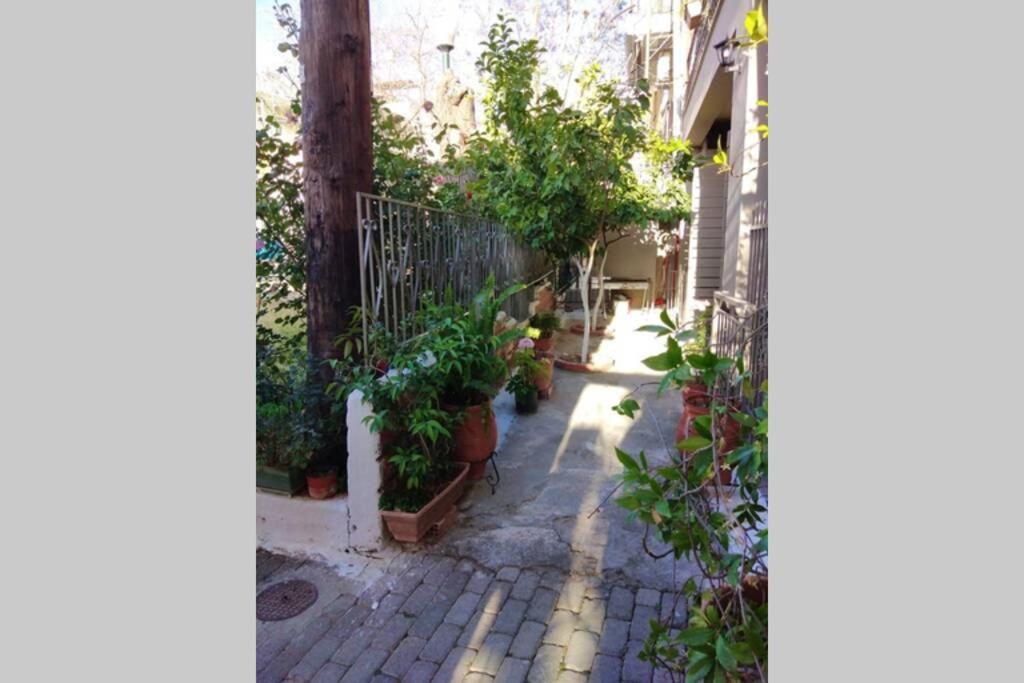 "Amelie" - Kalamata Centre Family Apartment Exterior foto